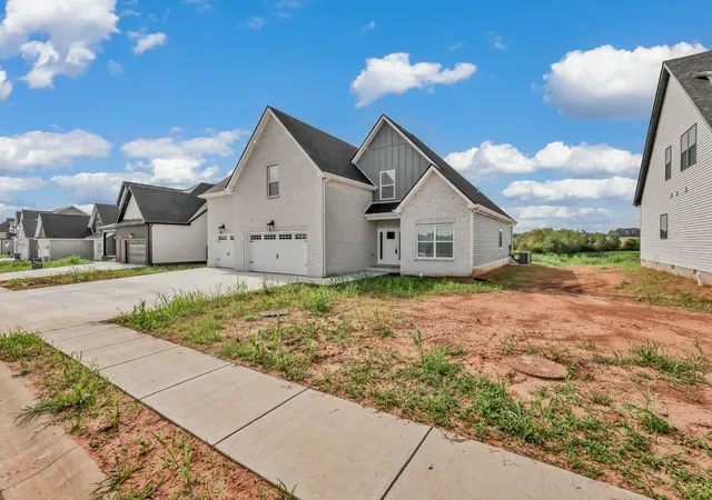 Photo 3 of Sale Pending at 222 Low Plains Ln, Clarksville, TN 37043 | MLS# 3147559 | Listing updated on 2026-08-30