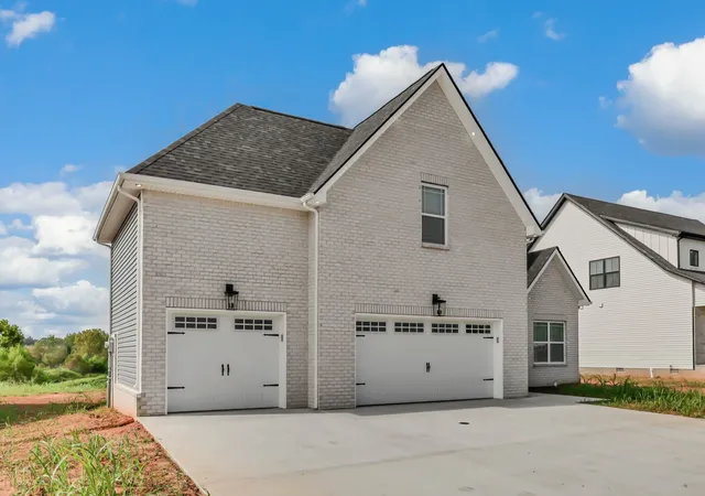 Photo 4 of Sale Pending at 222 Low Plains Ln, Clarksville, TN 37043 | MLS# 3147559 | Listing updated on 2026-08-30