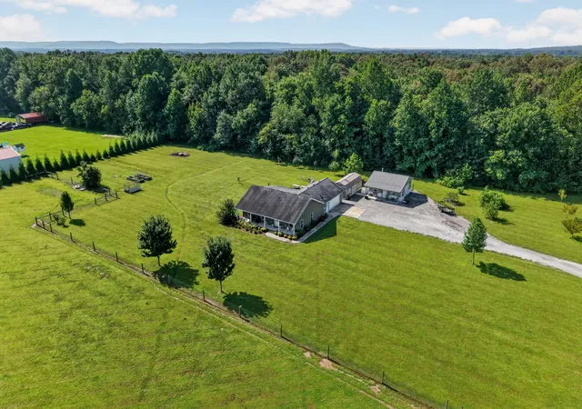 Photo 3 of Single family home for sale at 130 Bell Rd, Morrison, TN 37357 | MLS# 3319106 | Listing updated on 2026-09-01