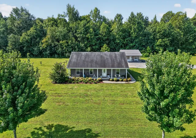 Photo 2 of Single family home for sale at 130 Bell Rd, Morrison, TN 37357 | MLS# 3319106 | Listing updated on 2026-09-01