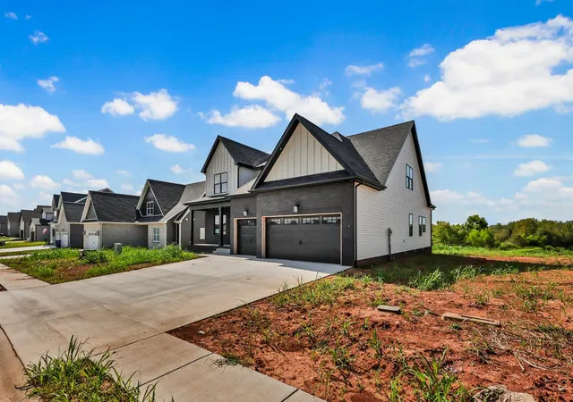 Photo 3 of Sale Pending at 226 Low Plains Ln, Clarksville, TN 37043 | MLS# 3318650 | Listing updated on 2026-09-25