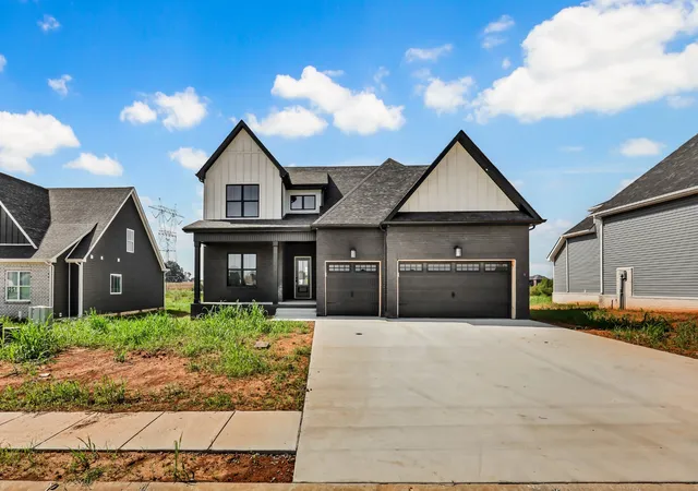 Photo 3 of Sale Pending at 226 Low Plains Ln, Clarksville, TN 37043 | MLS# 3318650 | Listing updated on 2026-09-25