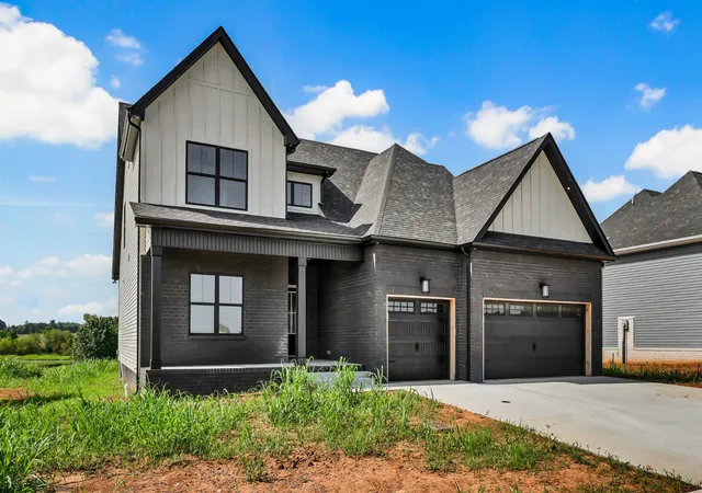 Photo 4 of Sale Pending at 226 Low Plains Ln, Clarksville, TN 37043 | MLS# 3318650 | Listing updated on 2026-09-25