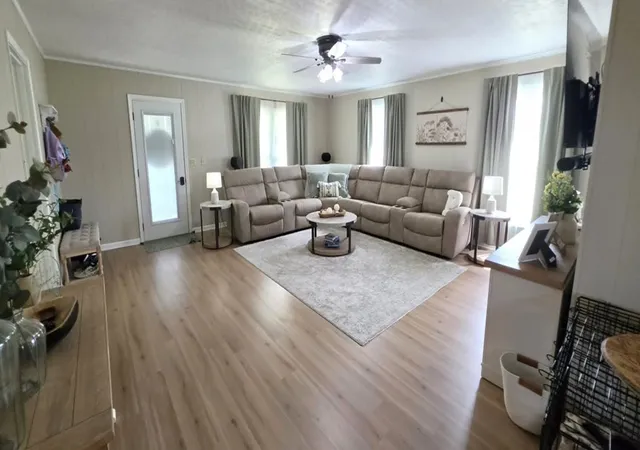 Photo 2 of Single family home for sale at 3985 Highway 641 S, Paris, TN 38242 | MLS# 3529218 | Listing updated on 2026-09-04