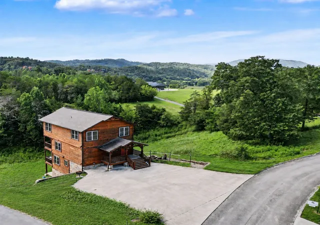 3rd image of 2743 Dayne Dr, Sevierville, TN 37876 | MLS# 3512380