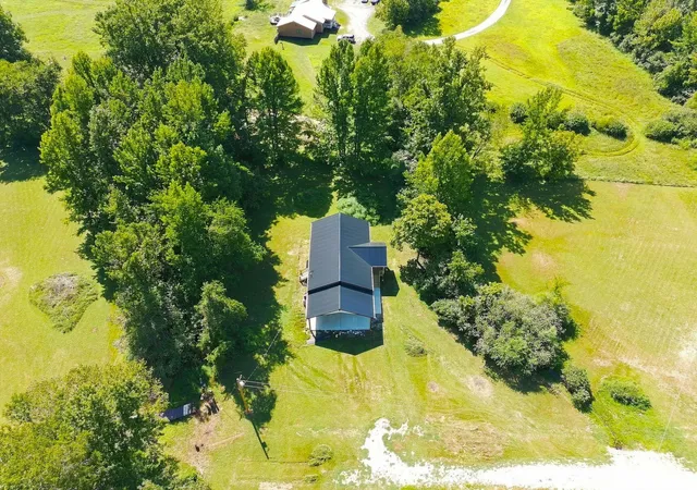 Photo 3 of Single family home for sale at 1051 Hwy 48 South, Centerville, TN 37033 | MLS# 3527759 | Listing updated on 2026-08-30