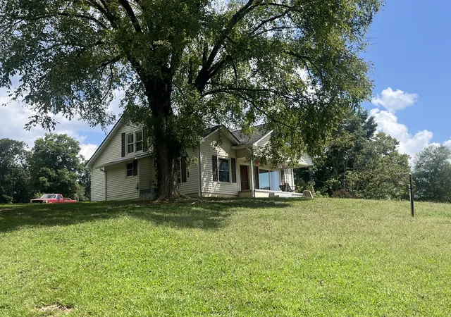 Photo 2 of Single family home for sale at 8 Oak Ln, Pleasant Shade, TN 37145 | MLS# 3529227 | Listing updated on 2026-09-01