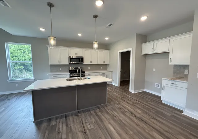 Photo 2 of Sale Pending at 3821 Red Barn Dr, Columbia, TN 38401 | MLS# 3529209 | Listing updated on 2026-08-30