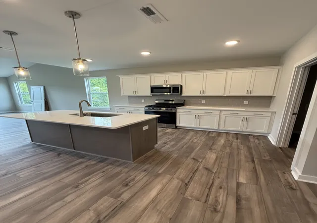 Photo 4 of Sale Pending at 3821 Red Barn Dr, Columbia, TN 38401 | MLS# 3529209 | Listing updated on 2026-08-30