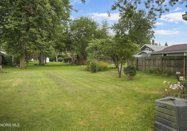 Photo 3 of Single family home for sale at 318 Morris Dr, Montpelier, OH 43543 | MLS# 10011594 | Listing updated on 2026-09-14