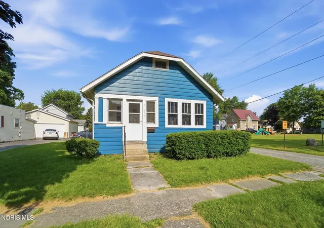 Photo 1 of Sale Pending at 615 S Wood St, Fostoria, OH 44830 | MLS# 10011735 | Listing updated on 2026-09-04