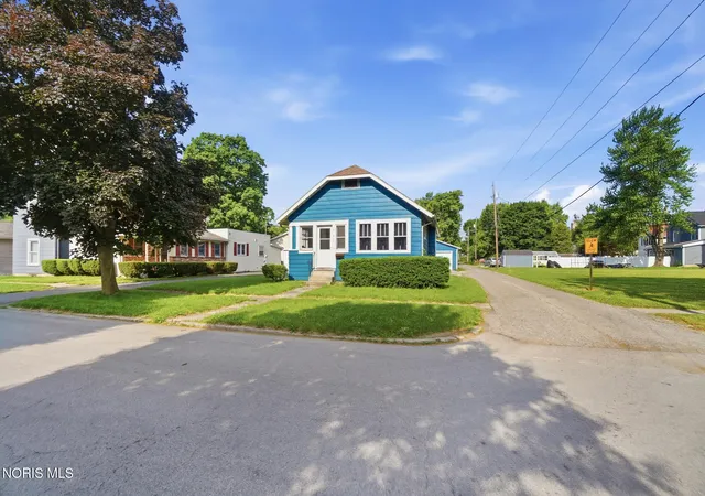 Photo 4 of Sale Pending at 615 S Wood St, Fostoria, OH 44830 | MLS# 10011735 | Listing updated on 2026-09-04