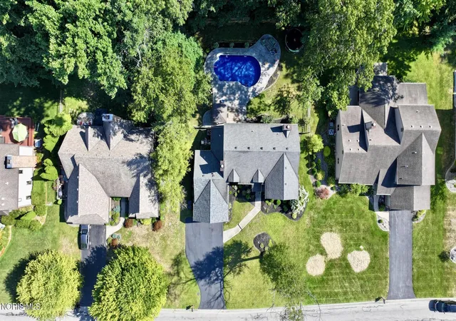 2nd image of 7257 Whispering Oak Dr, Sylvania, OH 43560 | MLS# 10011710