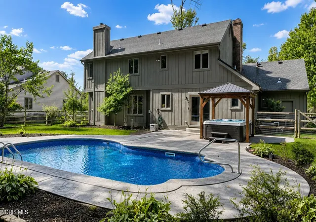 3rd image of 7257 Whispering Oak Dr, Sylvania, OH 43560 | MLS# 10011710