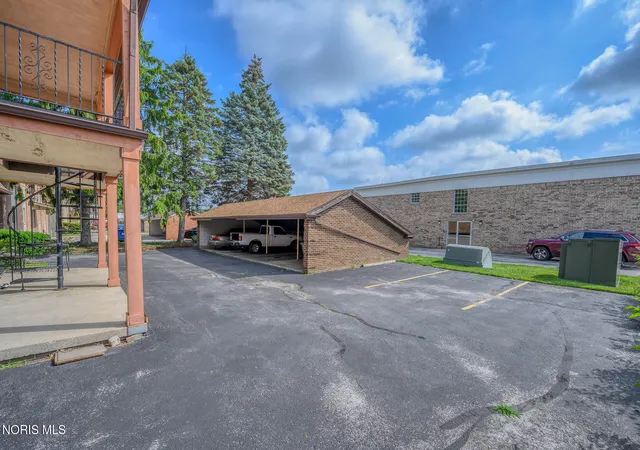 image of 5544 Cresthaven Ln, Toledo, OH 43614 | MLS# 10011732