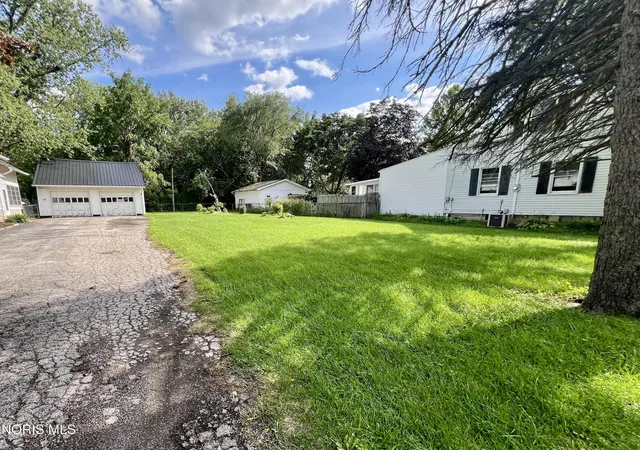 4th image of 111 S Masters Ct, Maumee, OH 43537 | MLS# 10012158