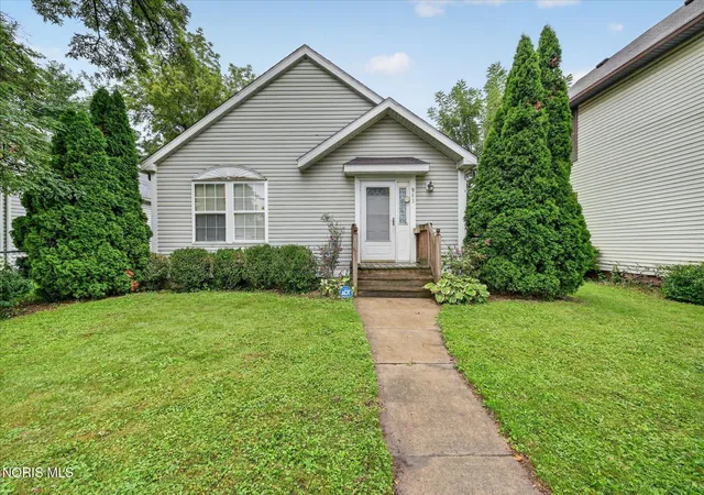 Photo 2 of Single family home for sale at 915 N Ontario St, Toledo, OH 43604 | MLS# 10011859 | Listing updated on 2026-08-24