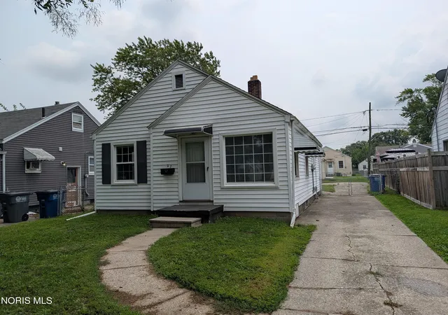 1st image of 27 W Poinsetta Ave, Toledo, OH 43612 | MLS# 10011918