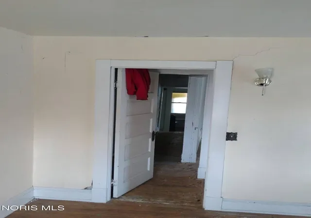 Photo 3 of House for sale at 2010 Airport Hwy, Toledo, OH 43609 | MLS# 10012690 | Listing updated on 2026-09-06