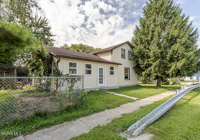 Photo 2 of Single family home for sale at 11025 Shepler Ave, Whitehouse, OH 43571 | MLS# 10012702 | Listing updated on 2026-09-06