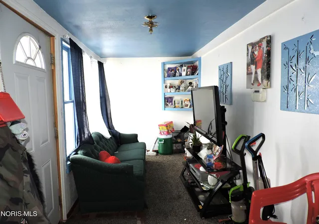 Photo 3 of Single family home for sale at 2001 Bakewell St, Toledo, OH 43605 | MLS# 10012699 | Listing updated on 2026-08-31