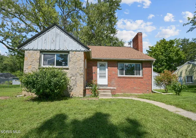Photo 3 of Single family home for sale at 4130 Dorchester Dr, Toledo, OH 43607 | MLS# 10012701 | Listing updated on 2026-08-31