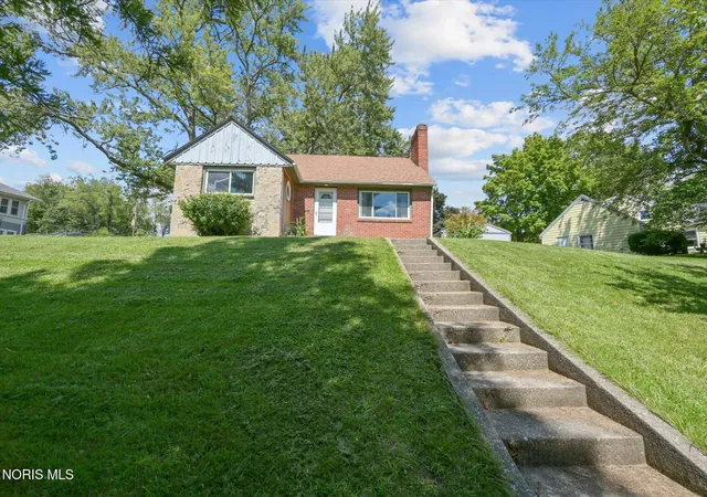 Photo 4 of Single family home for sale at 4130 Dorchester Dr, Toledo, OH 43607 | MLS# 10012701 | Listing updated on 2026-08-31