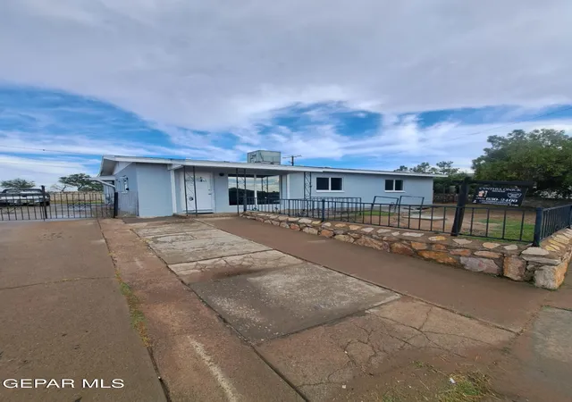 Single family home for sale at 424 Pecos St, El Paso, TX 79905 | MLS# 948675