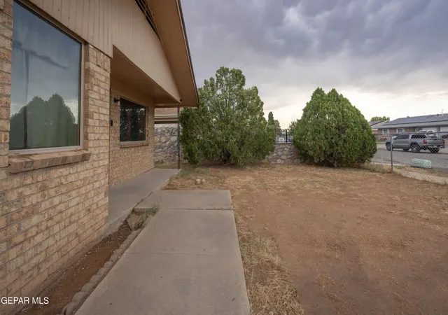 Photo 3 of Sale Pending at 10832 Sapphire St, El Paso, TX 79924 | MLS# 949107 | Listing updated on 2026-10-06
