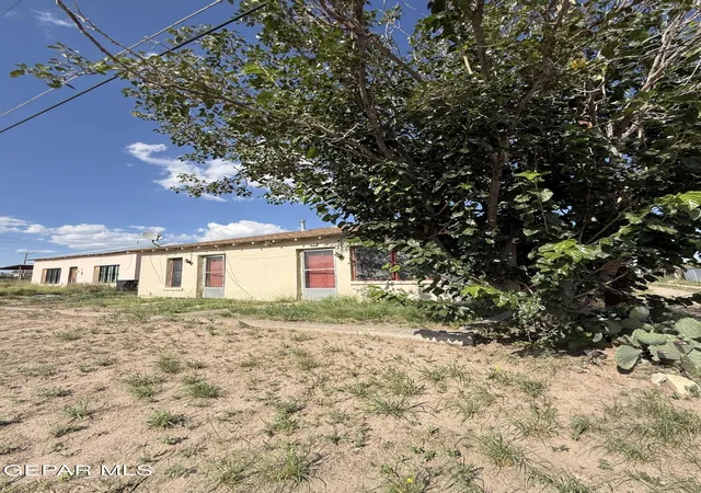 Photo 3 of Single family home for sale at 203 Edinburg St, Marfa, TX 79843 | MLS# 949170 | Listing updated on 2026-08-11