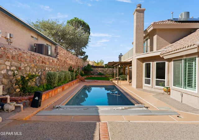 Photo 2 of Single family home for sale at 1156 Regal Ridge Dr, El Paso, TX 79912 | MLS# 950023 | Listing updated on 2026-09-19