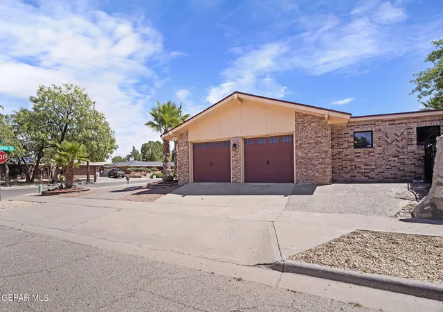 Photo 4 of Single family home for sale at 1739 Tommy Aaron Dr, El Paso, TX 79936 | MLS# 949363 | Listing updated on 2026-09-03