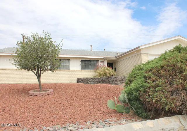 Photo 2 of Single family home for sale at 337 Clairemont Rd, El Paso, TX 79912 | MLS# 949503 | Listing updated on 2026-08-17