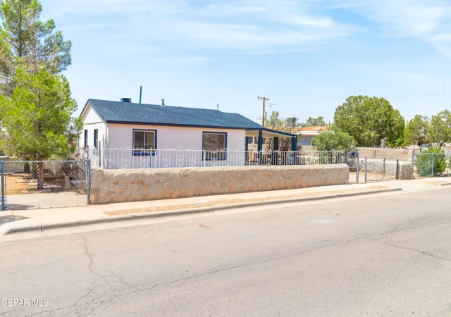 Photo 2 of Single family home for sale at 7702 Hermosillo Dr, El Paso, TX 79915 | MLS# 949607 | Listing updated on 2026-08-29