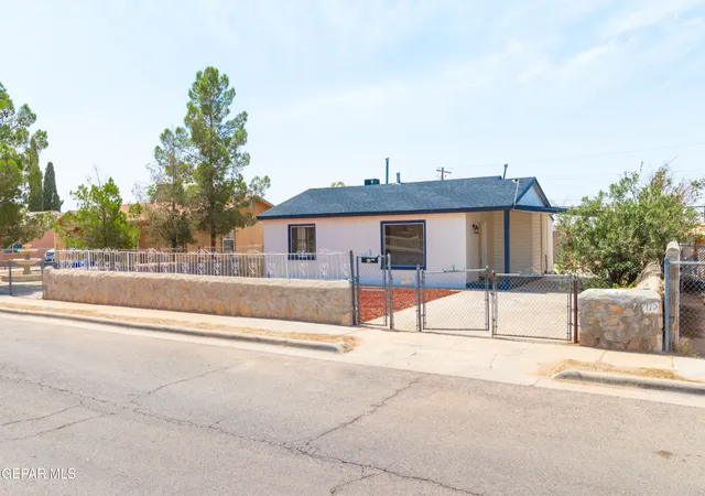 Photo 3 of Single family home for sale at 7702 Hermosillo Dr, El Paso, TX 79915 | MLS# 949607 | Listing updated on 2026-08-29