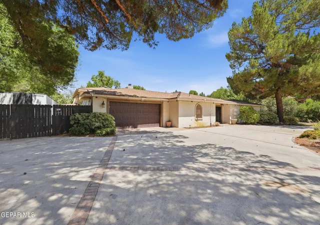 Photo 3 of Single family home for sale at 794 Coeur Dalene Cir, El Paso, TX 79922 | MLS# 949875 | Listing updated on 2026-09-20