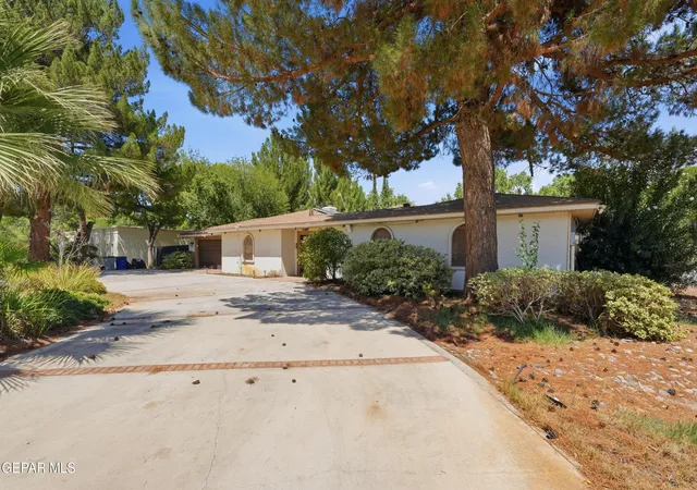 Photo 3 of Single family home for sale at 794 Coeur Dalene Cir, El Paso, TX 79922 | MLS# 949875 | Listing updated on 2026-09-20