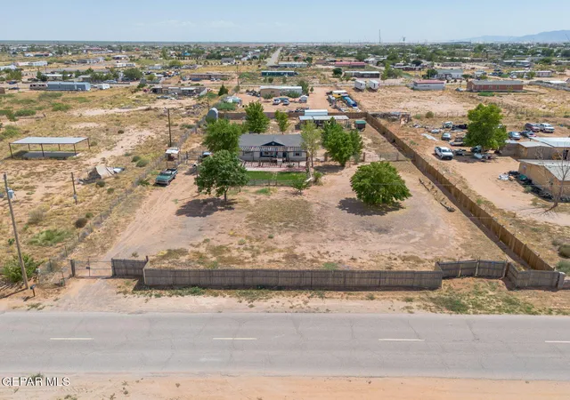 Photo 4 of Sale Pending at 1033 Oasis Dr, Chaparral, NM 88081 | MLS# 949886 | Listing updated on 2026-10-07