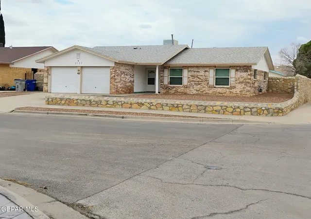 Photo 3 of Single family home for sale at 1727 Ron Cerrudo St, El Paso, TX 79936 | MLS# 949953 | Listing updated on 2026-09-03