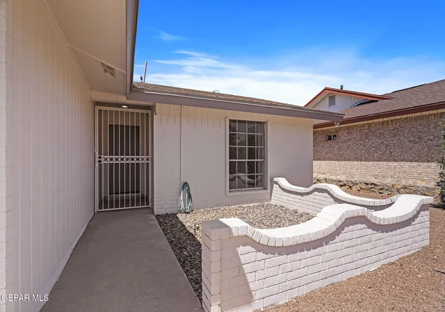 Photo 3 of Sale Pending at 1615 Brian Ray Cir, El Paso, TX 79936 | MLS# 950101 | Listing updated on 2026-09-05