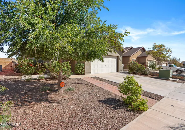 Photo 3 of Single family home for sale at 14685 Holsteiner Ct, El Paso, TX 79938 | MLS# 949977 | Listing updated on 2026-08-25