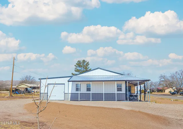 Photo 3 of Single family home for sale at 905 Summer St, Van Horn, TX 79855 | MLS# 950021 | Listing updated on 2026-08-27