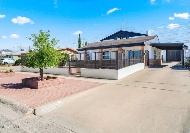 Photo 2 of Single family home for sale at 5221 Timberwolf Dr, El Paso, TX 79903 | MLS# 950014 | Listing updated on 2026-09-11