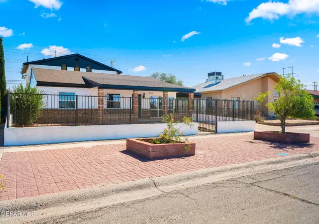 Photo 3 of Single family home for sale at 5221 Timberwolf Dr, El Paso, TX 79903 | MLS# 950014 | Listing updated on 2026-09-11
