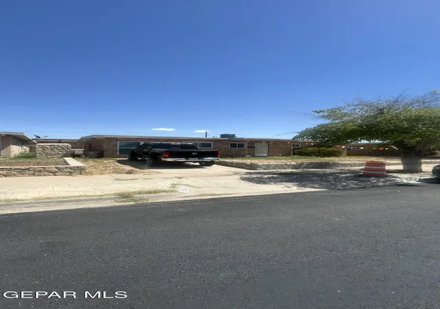 Photo 2 of Single family home for sale at 9724 Blue Wing Dr, El Paso, TX 79924 | MLS# 950089 | Listing updated on 2026-08-27