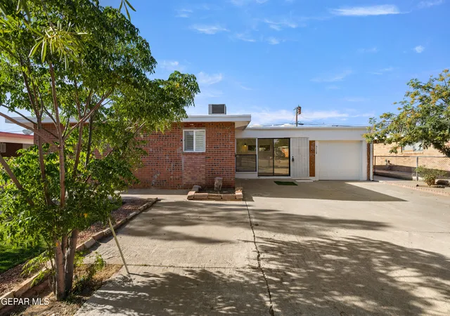 Photo 2 of Single family home for sale at 5114 Beals St, El Paso, TX 79924 | MLS# 950031 | Listing updated on 2026-09-06