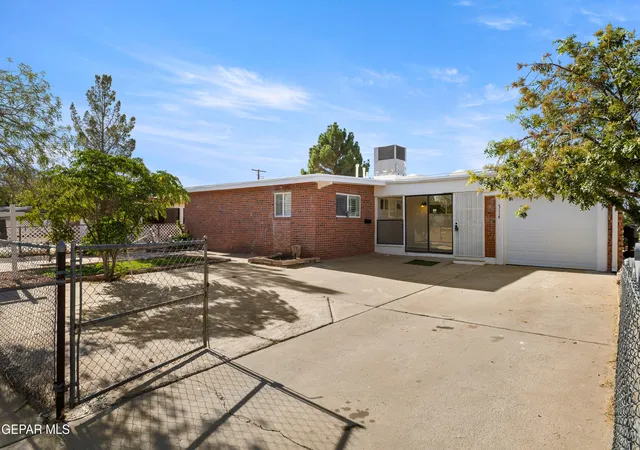 Photo 3 of Single family home for sale at 5114 Beals St, El Paso, TX 79924 | MLS# 950031 | Listing updated on 2026-09-06