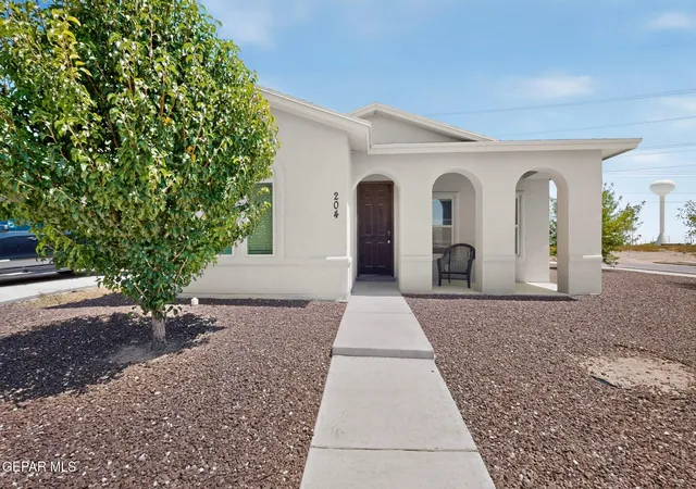 Photo 3 of Single family home for sale at 204 Dora Baltea Pl Pl, Horizon City, TX 79928 | MLS# 950038 | Listing updated on 2026-10-02