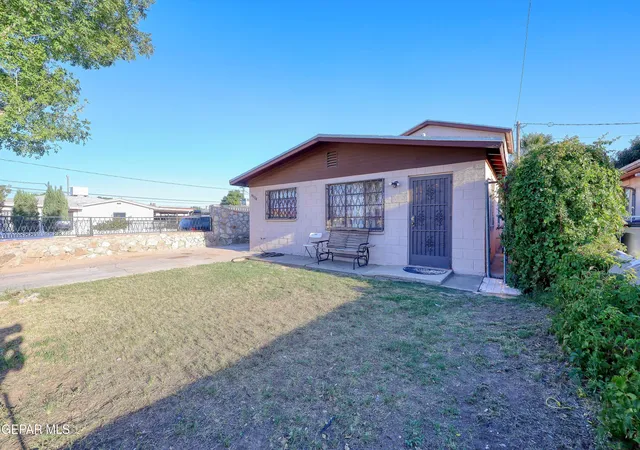 Photo 3 of Single family home for sale at 4930 Edna Ave, El Paso, TX 79905 | MLS# 950045 | Listing updated on 2026-09-06