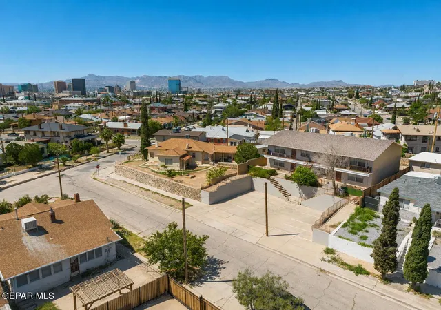 Photo 3 of Sale Pending at 1205 Wright St, El Paso, TX 79902 | MLS# 950062 | Listing updated on 2026-09-18